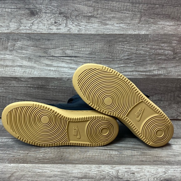 nike court borough mid wtr psv